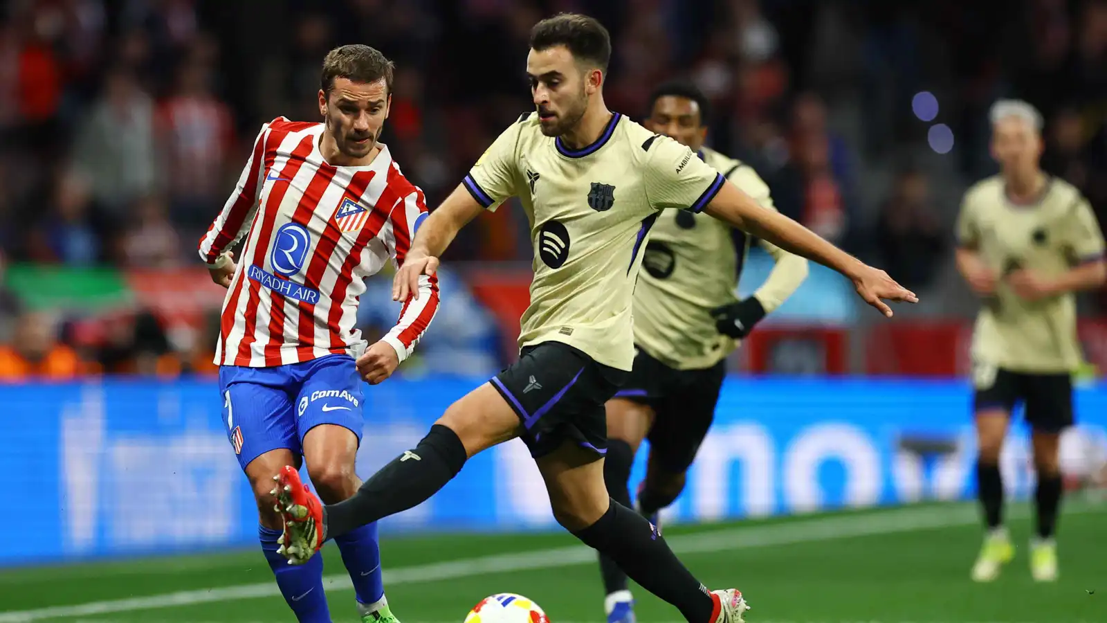 أتلتيكو مدريد يقترب من نهائي كأس الملك برباعية مذهلة في شباك برشلونة (فيديو)