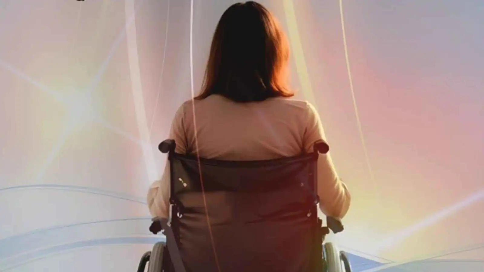 "هي".. وثائقي يروي حكاية امرأة هزمت الشلل بالإرادة