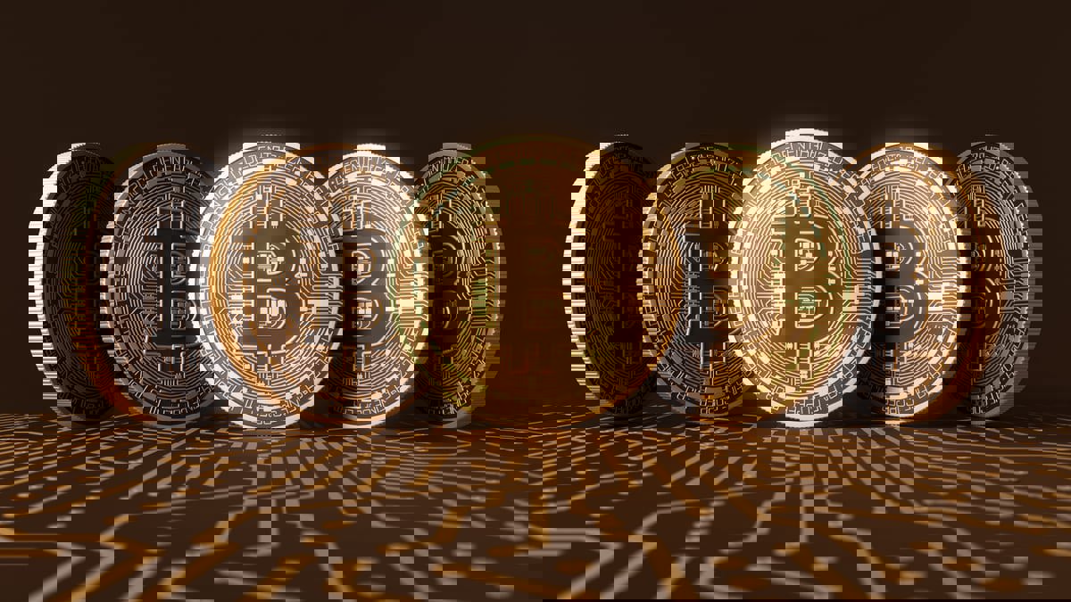 "بيتكوين" تنخفض إلى نحو 60 ألف دولار