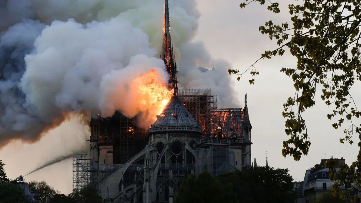 المغرب يقدم "مساهمة مالية" لإعادة بناء كاتدرائية نوتردام