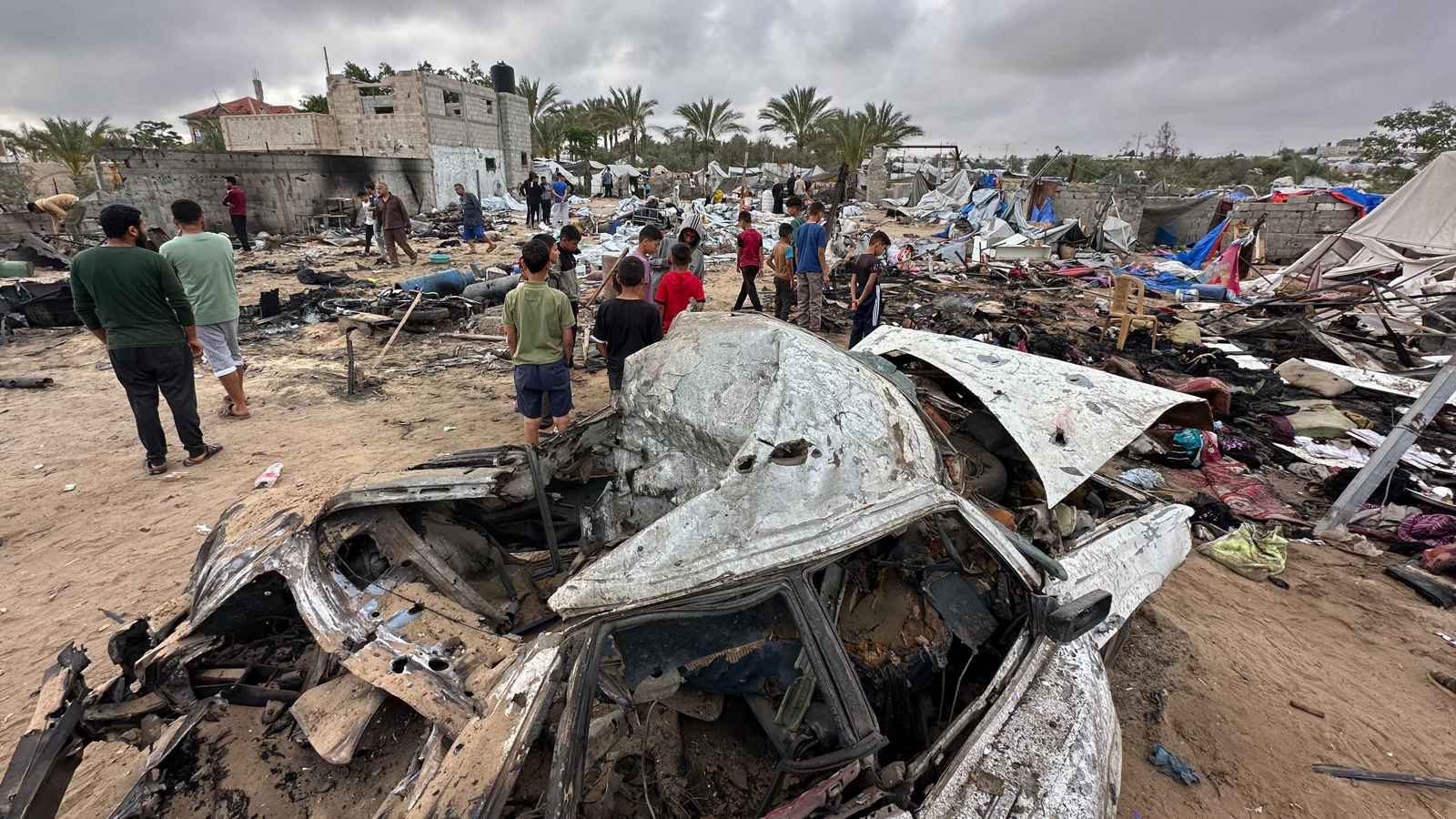 خان يونس.. عملية إسرائيلية خاصة وعشرات الغارات العنيفة (فيديو)