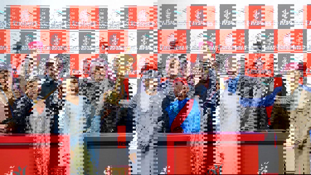 الجواد "كانتري غرامر" يتوج بكأس دبي العالمي للخيول