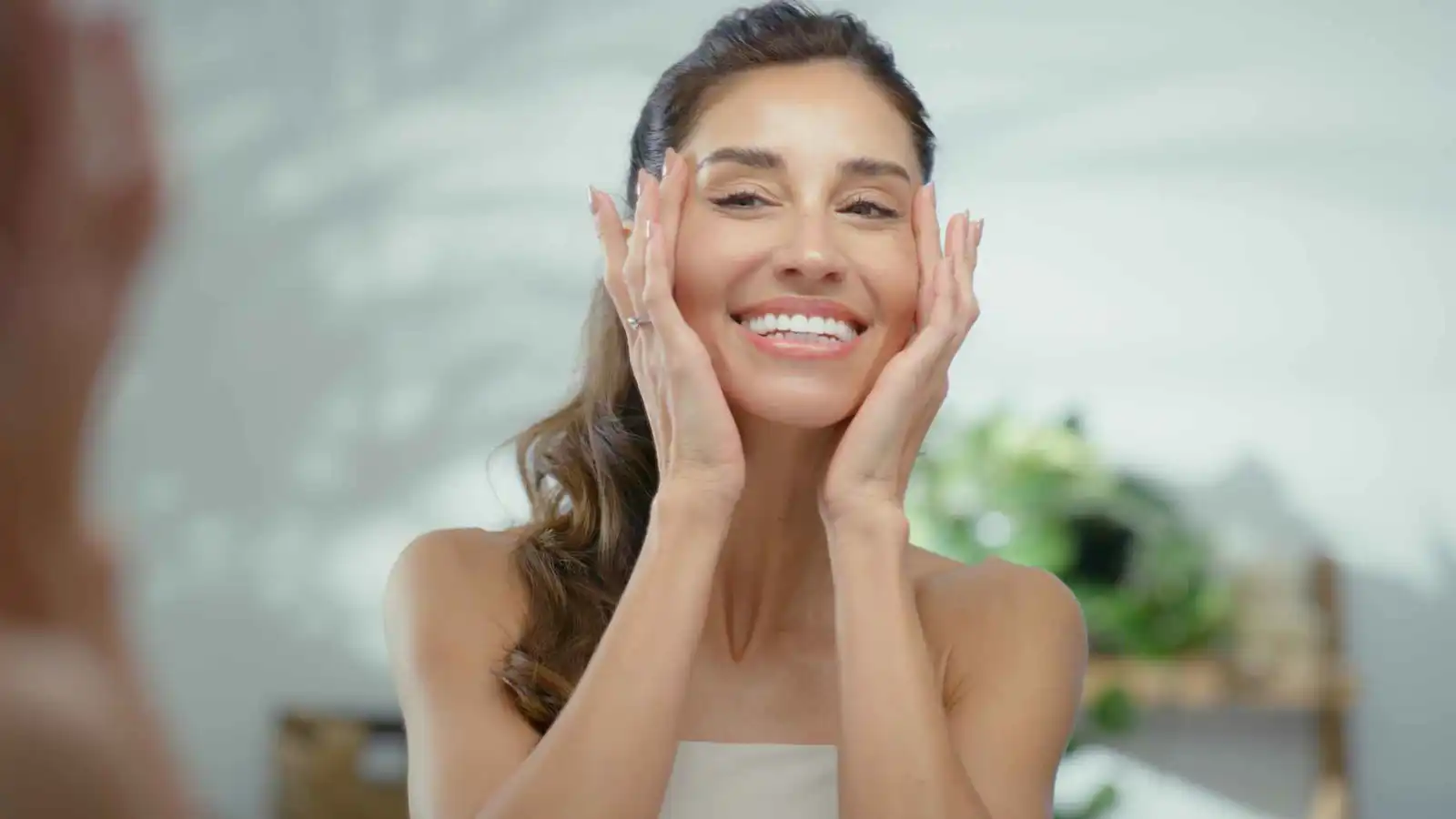 هل تسبّب محفزات الكولاجين تليفا وندوبا بالوجه؟