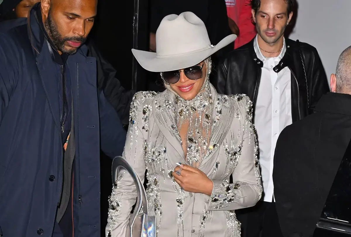 موضة رعاة البقر.. هوس يجتاح أزياء المشاهير (صور)