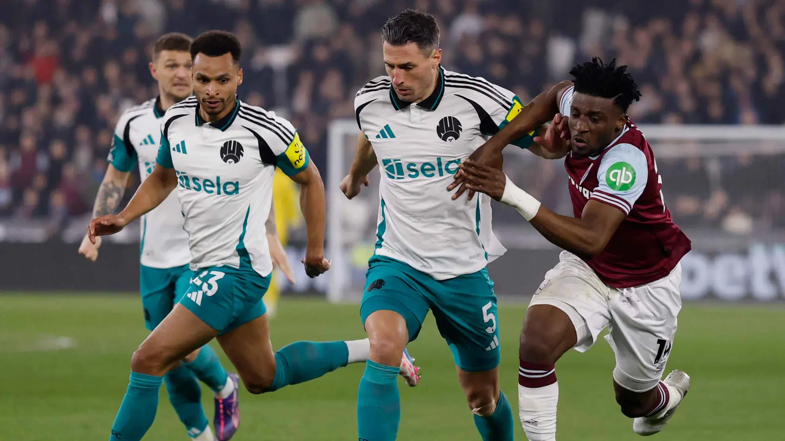 رقم جنوني.. ويستهام يحدد سعر صفقة النصر السعودي