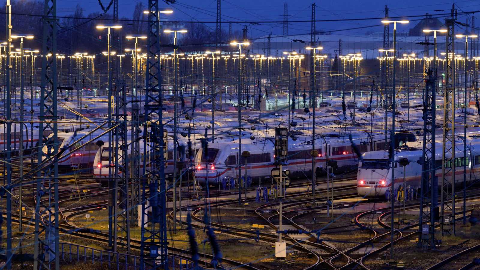 الثالث خلال أسبوع.. حريق متعمد يستهدف السكك الحديدية في ألمانيا