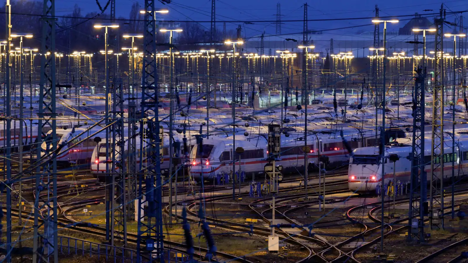 الثالث خلال أسبوع.. حريق متعمد يستهدف السكك الحديدية في ألمانيا