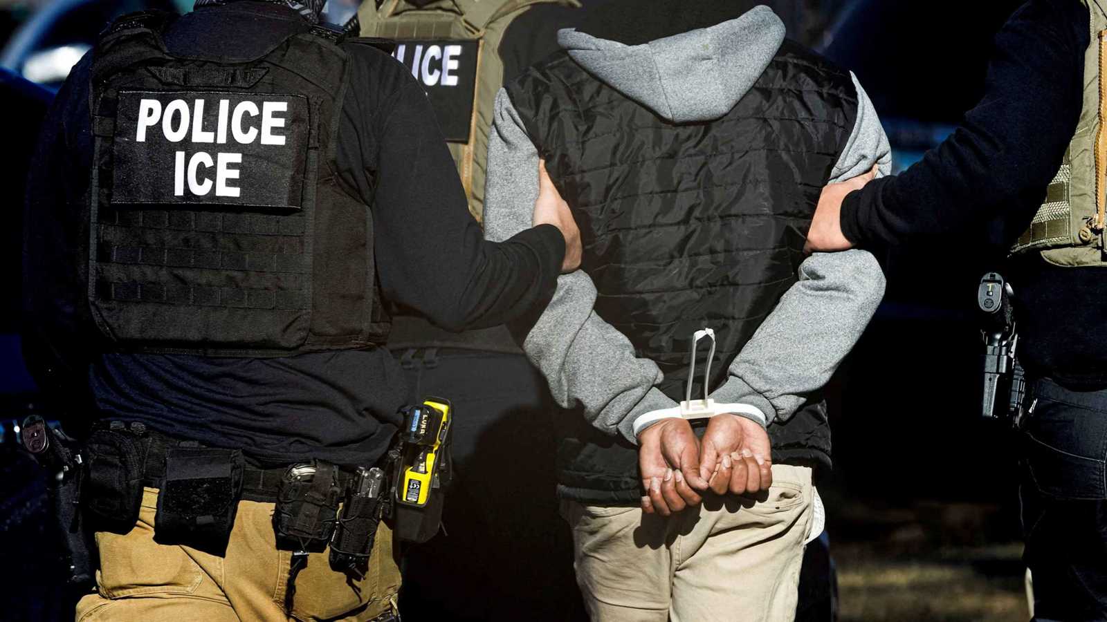 إدارة ترامب تلاحق المهاجرين ببرنامج تجسس إسرائيلي