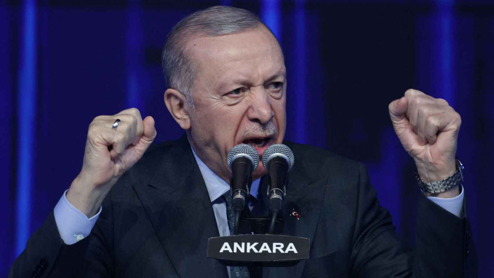 "فورين بوليسي": أردوغان يخاطر بالاعتماد على ولاء الجيش