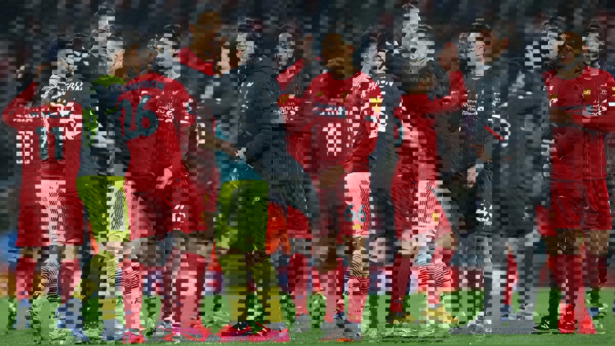 تقرير يتوقع سيطرة لاعبي نادي ليفربول على التشكيلة المثالية للدوري الإنجليزي (إنفوغرافيك)