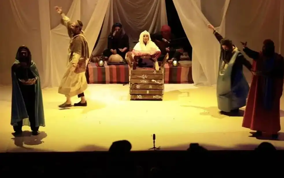 مشهد من مسرحية "ماراكداش"