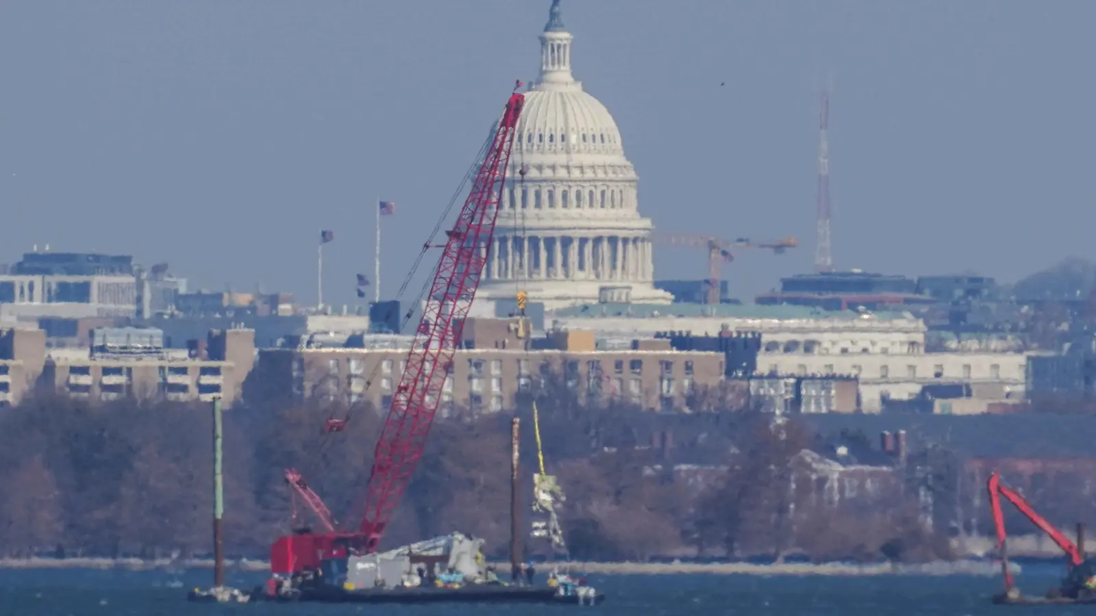 "أسوأ مأساة".. العثور على جميع ضحايا الطائرة الأمريكية المنكوبة (فيديو)