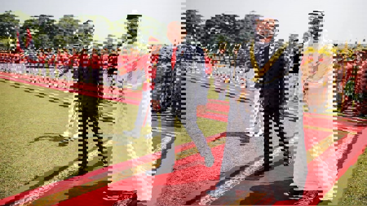 بلومبيرغ: هكذا بنى محمد بن زايد شراكة إستراتيجية بين بلاده وإندونيسيا