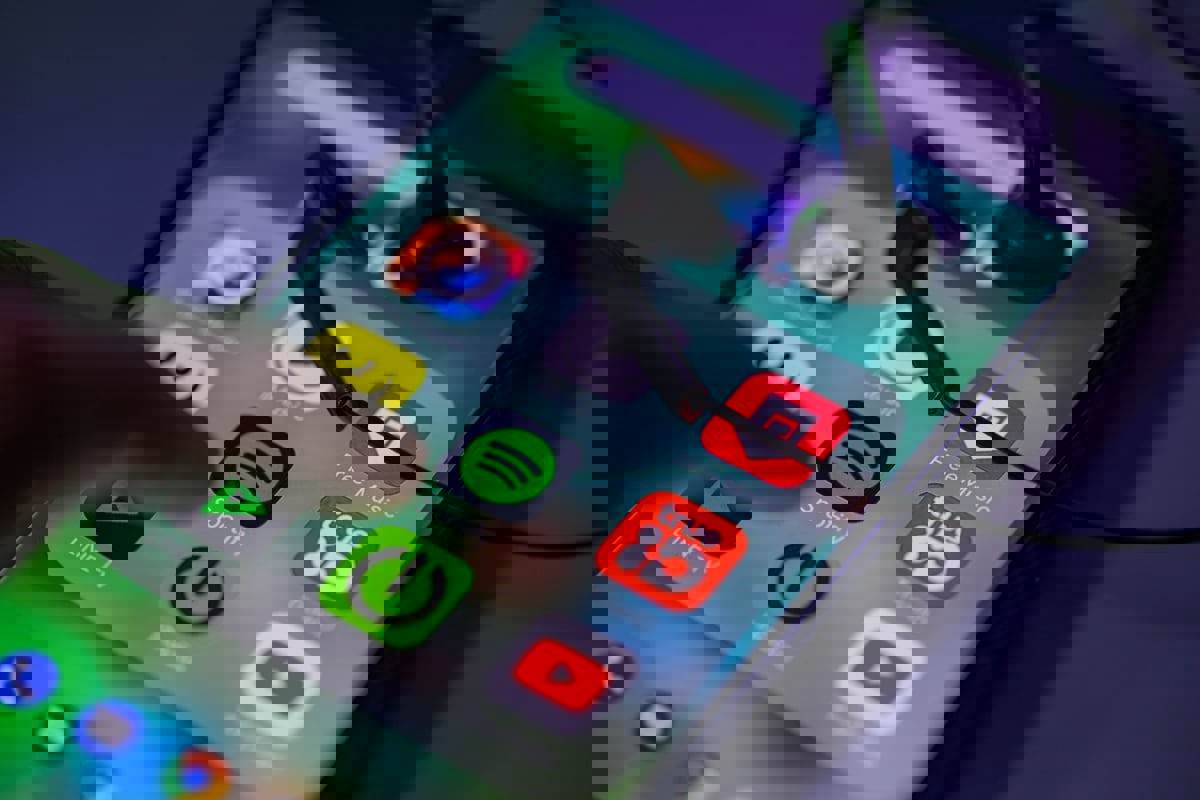 هل السماعات المانعة للضوضاء خطرة على الصحة؟