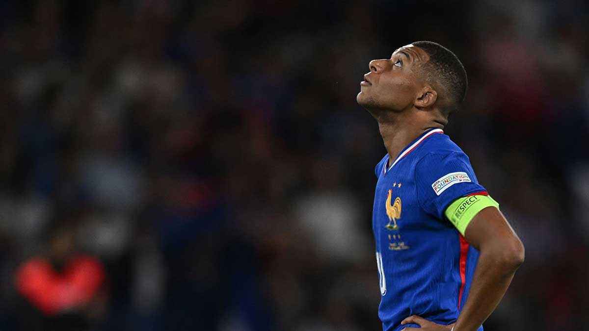 مبابي يتخذ قرارًا صادمًا تجاه ديشامب