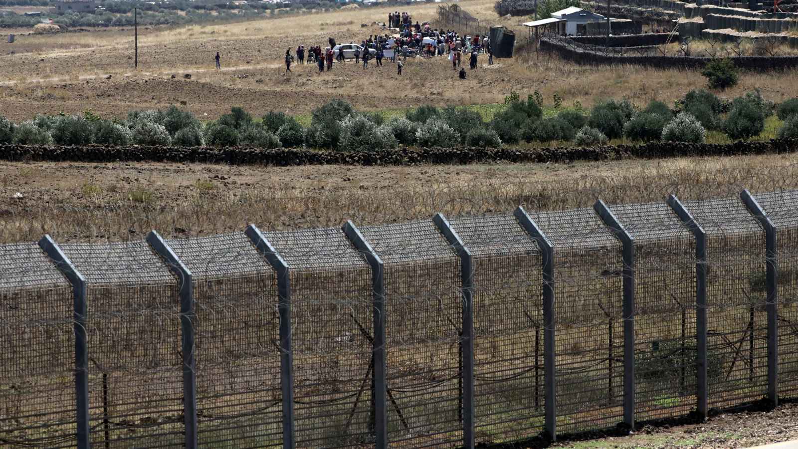 استدعاء قوات جوية وبرية.. إسرائيل تتأهب على حدود سوريا (فيديو)