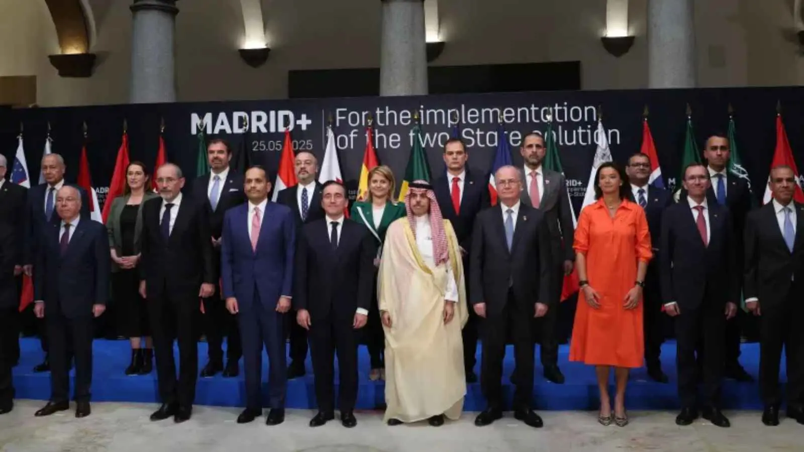 "مجموعة مدريد" تطالب بإنهاء حصار غزة وتشدد على تنفيذ حل الدولتين