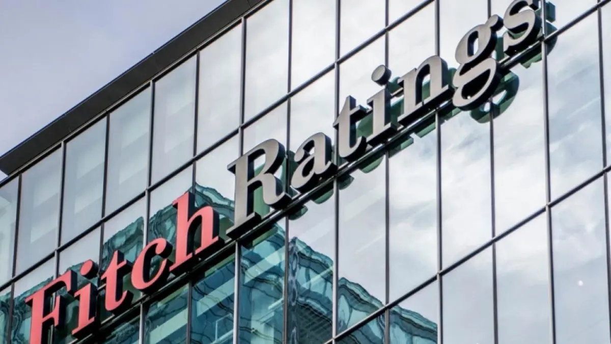 فيتش تخفض تصنيف البحرين بسبب انخفاض أسعار النفط وكورونا