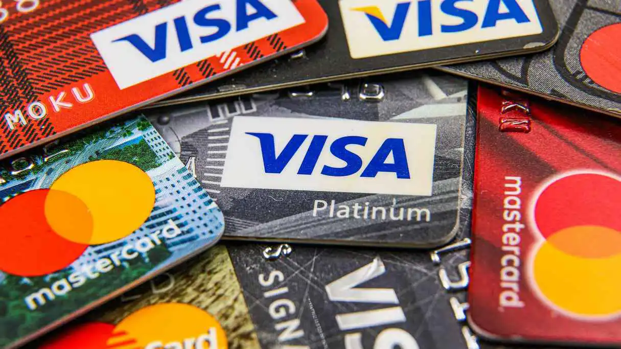 لماذا توقفت مدفوعات بطاقات الائتمان عبر الإنترنت في غرب إفريقيا؟