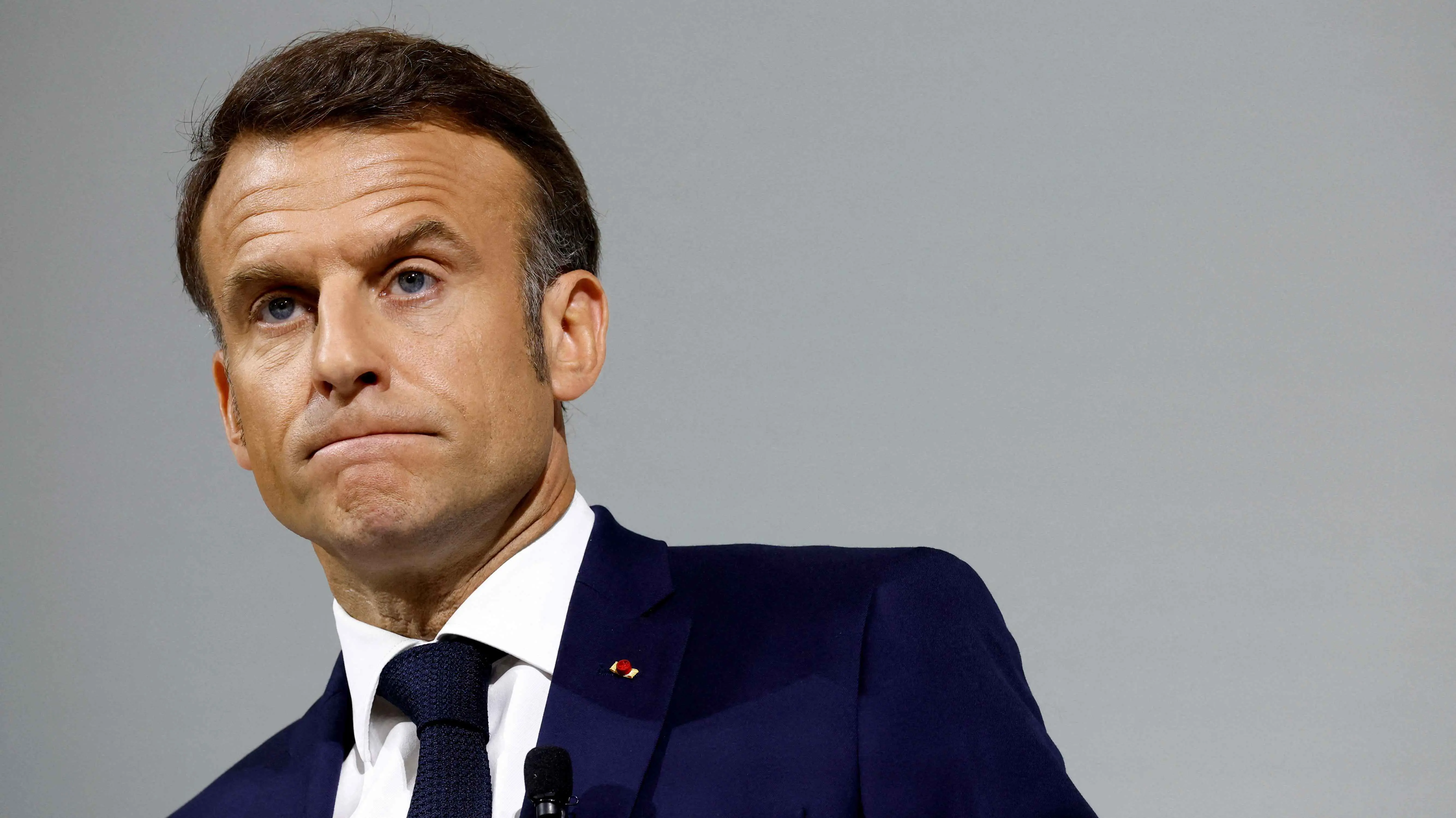 بين "التعايش" و"الانقلاب".. علاقة متوترة تجمع ماكرون باليمين المتطرف