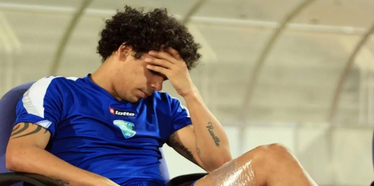 هل وصف الفتح السعودي محترفه السابق بـ"الخائن"؟