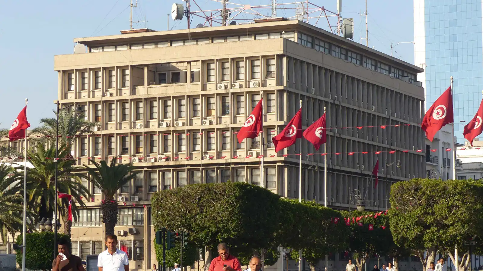 تونس.. جدل واسع بعد استعادة 1715 مقاتلا من بؤر الصراع