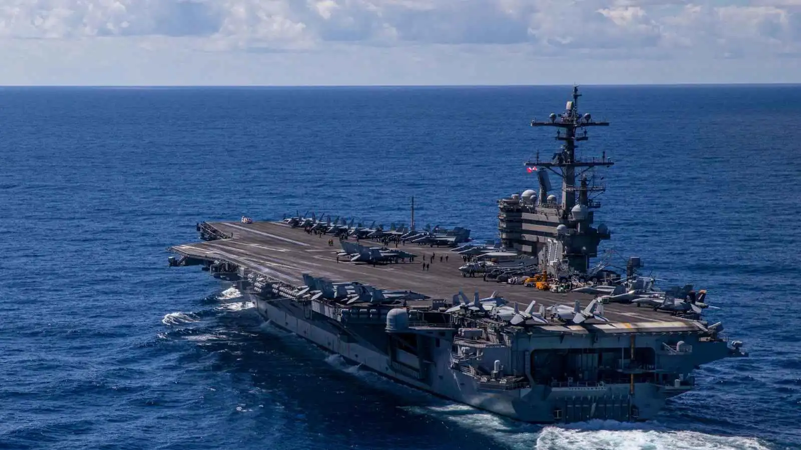 حاملة الطائرات "جورج بوش" تلتحق بمسرح العمليات ضد إيران