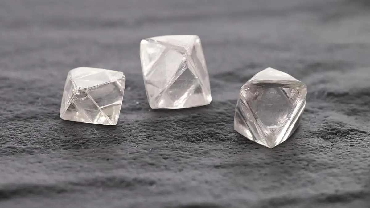 تقرير: سوق الألماس الرخيص والصغير يشهد "جنونا في الشراء"