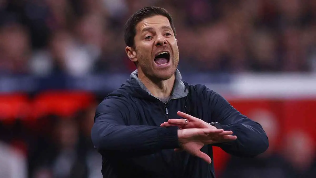 ألونسو يصدم باير ليفركوزن بقرار مفاجئ