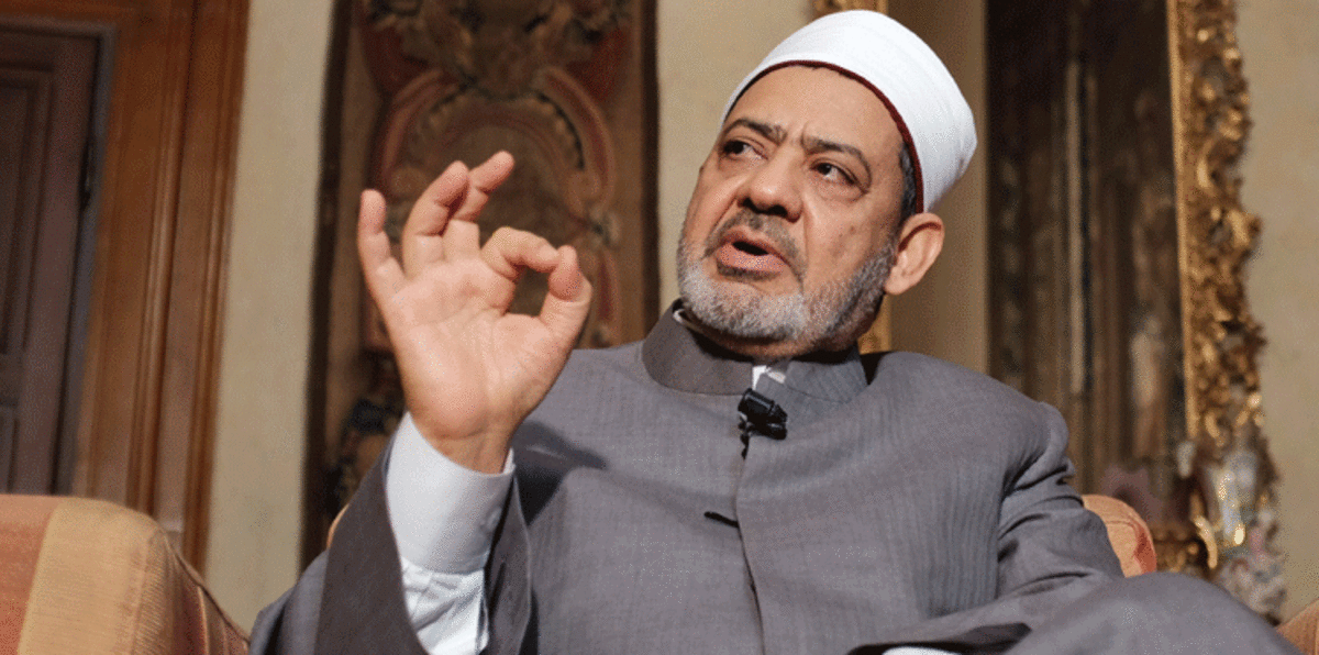 بعد صدامه مع السيسي.. برلمان مصر يبدأ معركة "العزل المقنن" لشيخ الأزهر