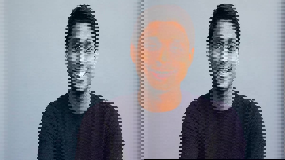 ملياردير أمريكي يقيم حفل زفافه أمام الأهرامات (صور)