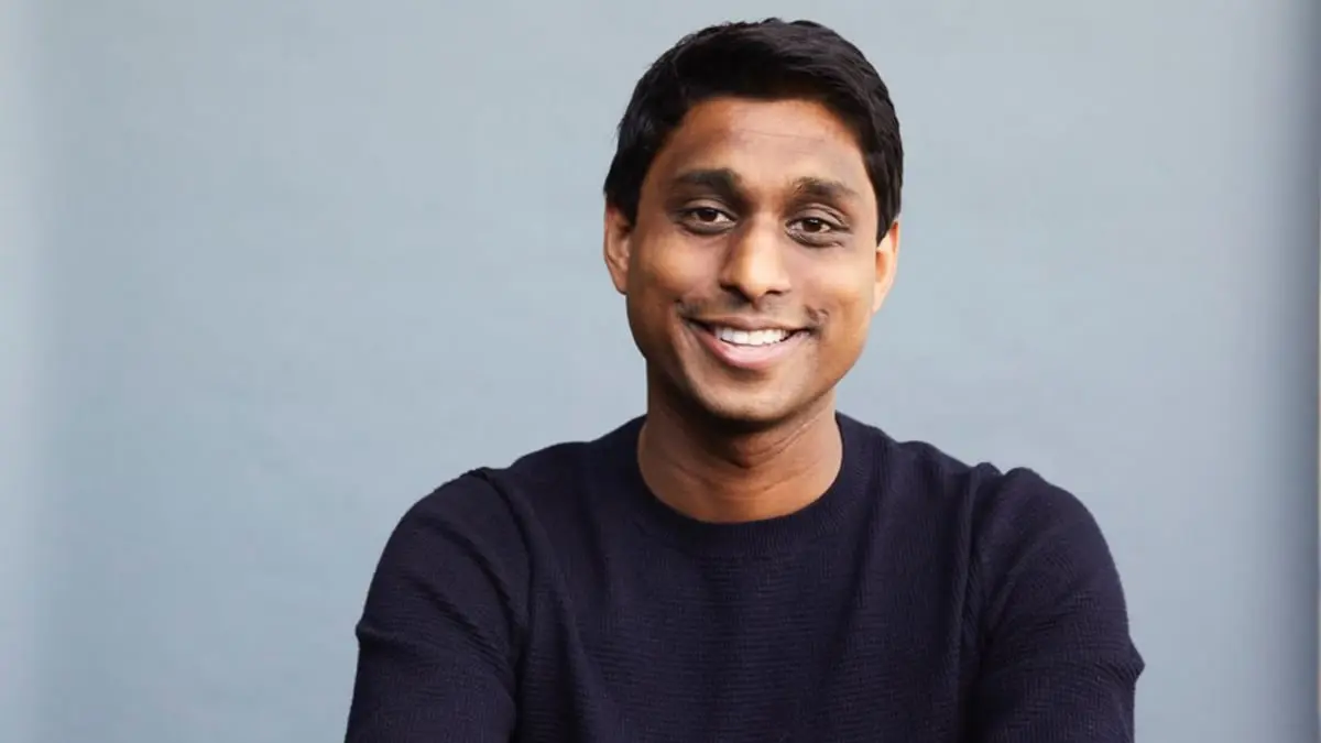 ملياردير أمريكي يقيم حفل زفافه أمام الأهرامات (صور)