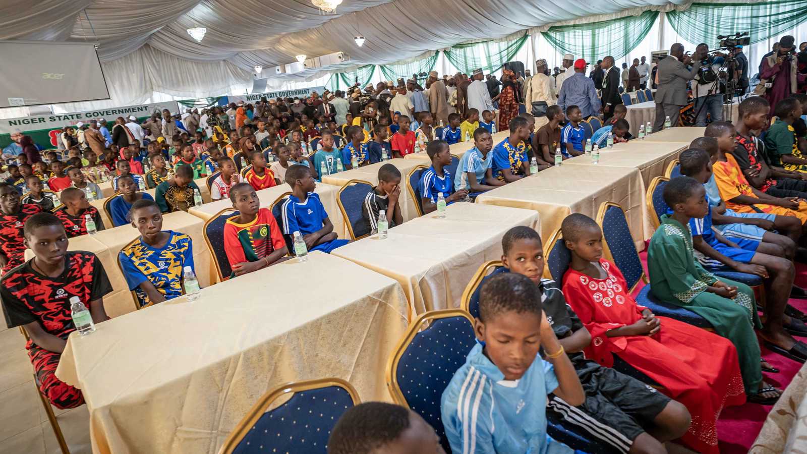 الحكومة النيجيرية تعلن تحرير 130 تلميذا مختطفا 