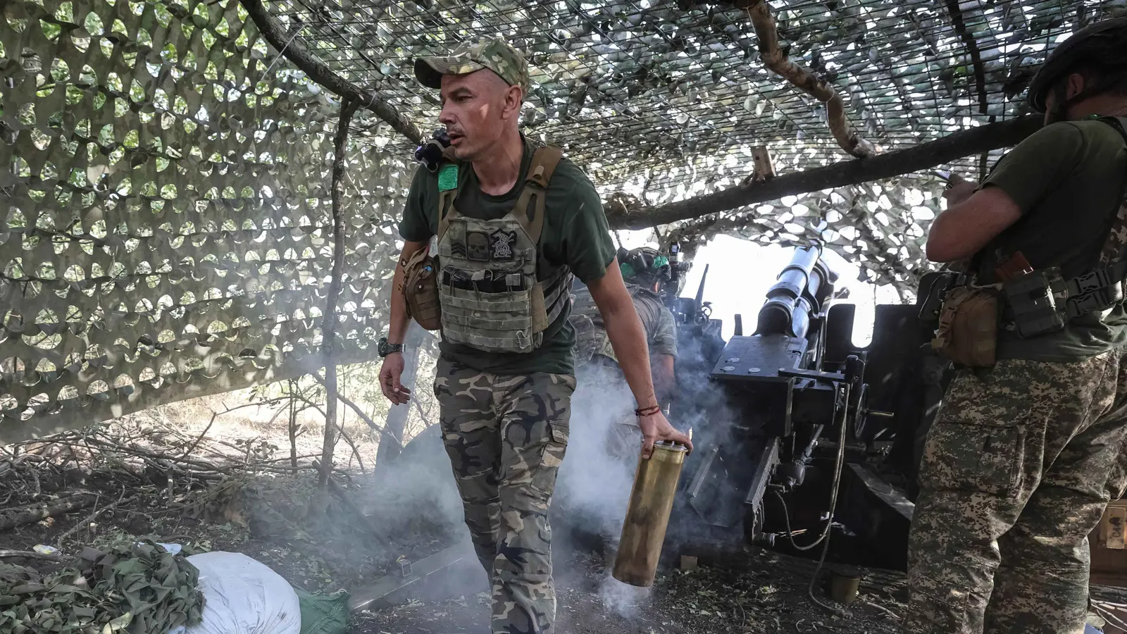 معارك الشرق "تحتدم".. موسكو تحاصر بوكروفسك وكييف تنتظر أسلحة الغرب