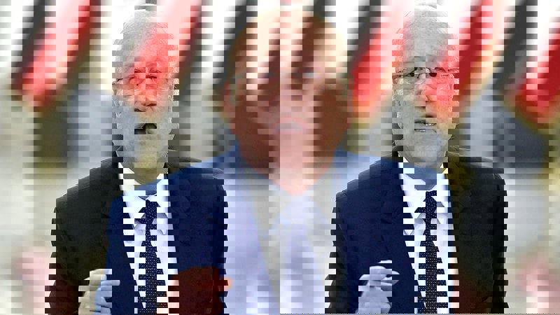 نجيب ميقاتي: على التنظيمات الفلسطينية وقف الاقتتال فورًا في  عين الحلوة