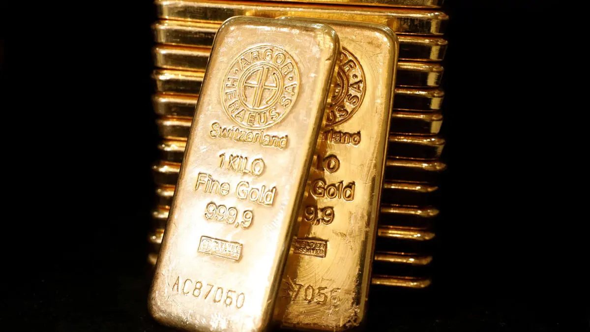 ارتفاع الدولار يطفئ بريق الذهب