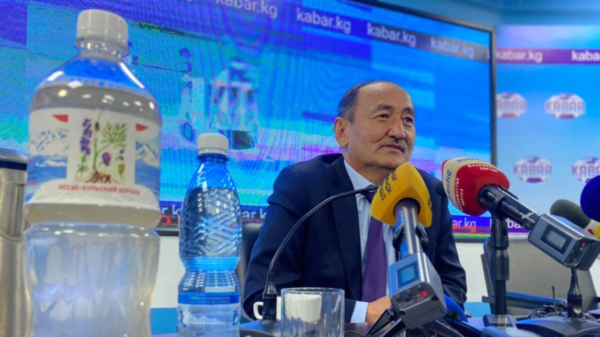 قرغيزستان تروج لجذر نبتة سامة كعلاج لكورونا