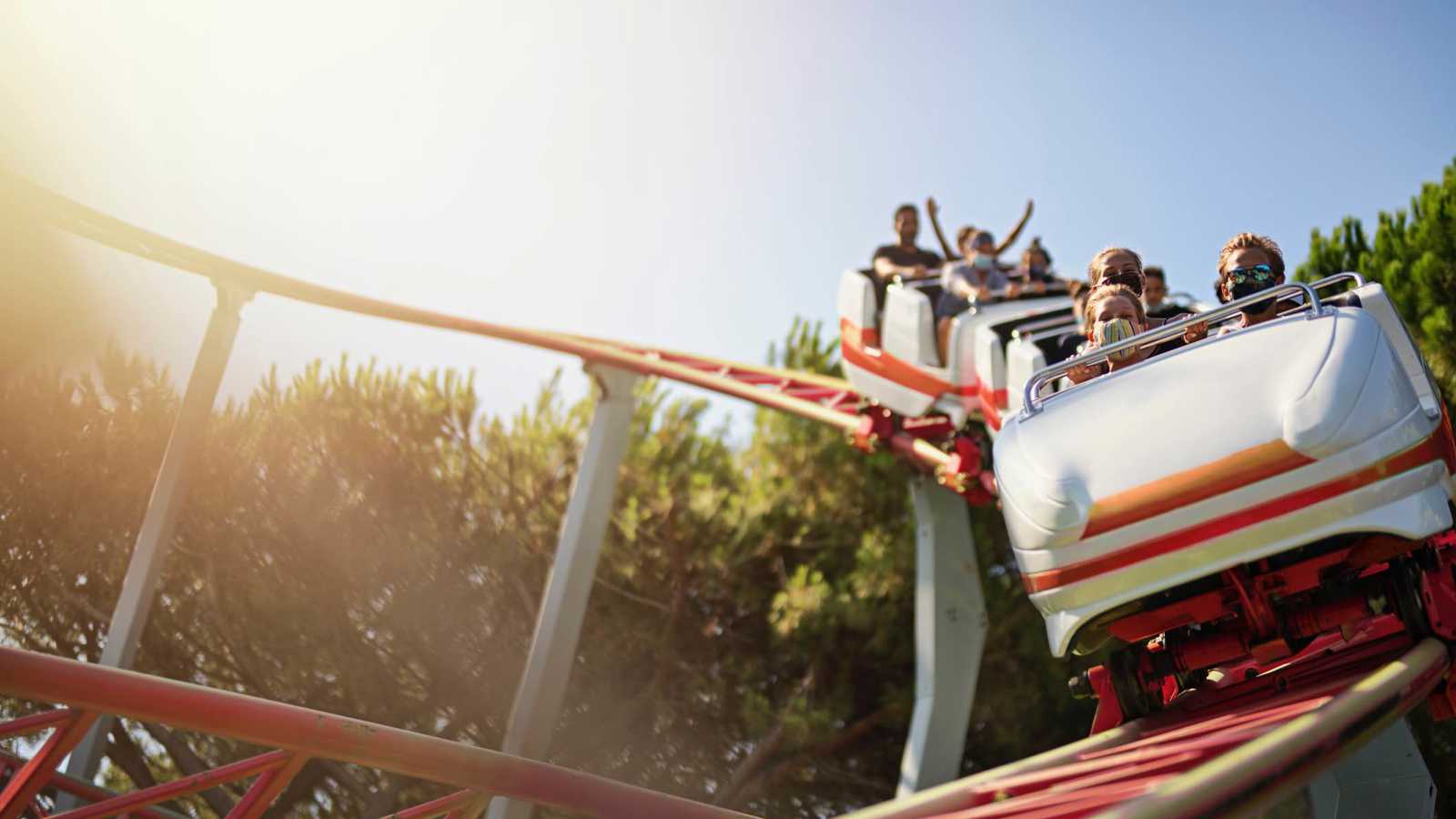 13 إصابة إثر خروج "أفعوانية" عن مسارها في مدينة للملاهي (صور)