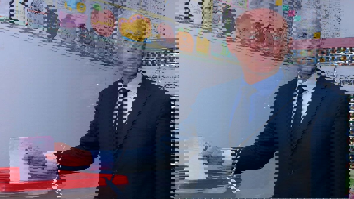 قيس سعيّد يقاضي قوائم استخدمت صورته للانتخابات في تونس