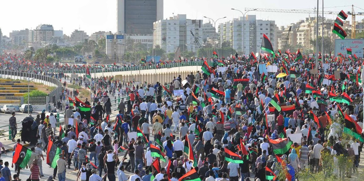 ليبيا.. مسيرة حاشدة في طرابلس وتهديدات بـ"انتفاضة لإسقاط السراج"