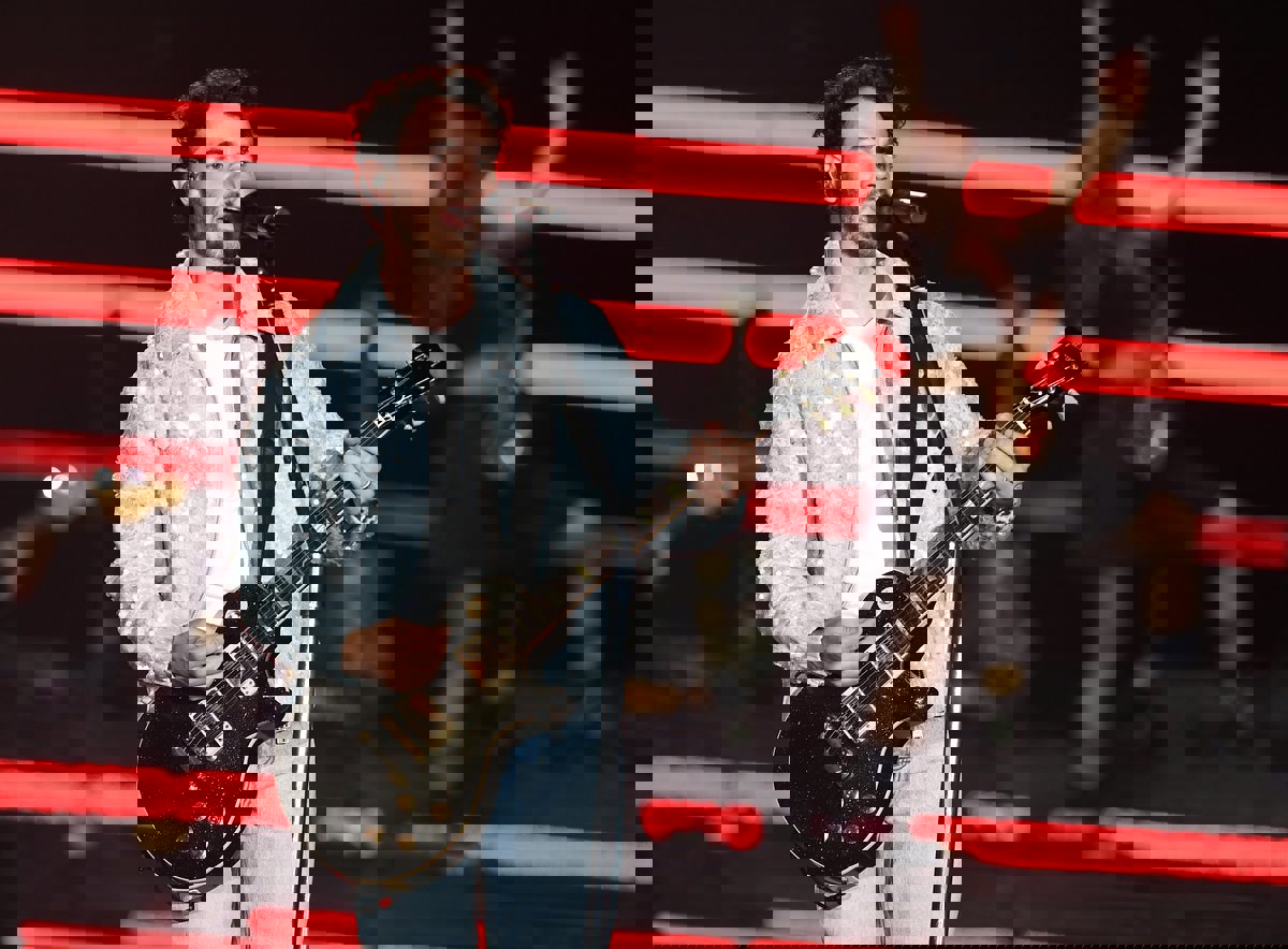 كيفن جوناس يكشف عن إصابته بالسرطان (فيديو) 