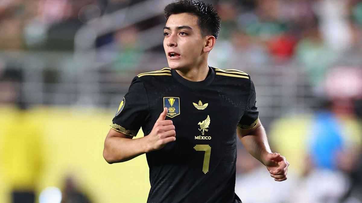 اقتحمت الصفقة.. 6 أندية تنافس برشلونة على "جوهرة المكسيك"