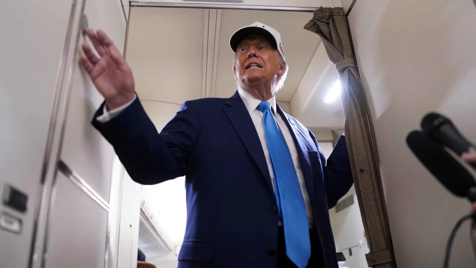 "أنا مشغول جدا".. كيف علق ترامب على خلافه مع ماسك؟ (فيديو)