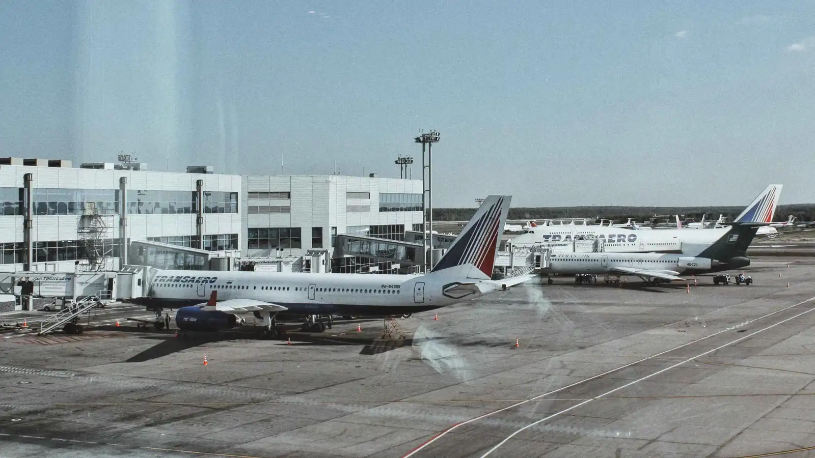 إغلاق مطارين في محيط موسكو بسبب هجمات بطائرات مسيرة