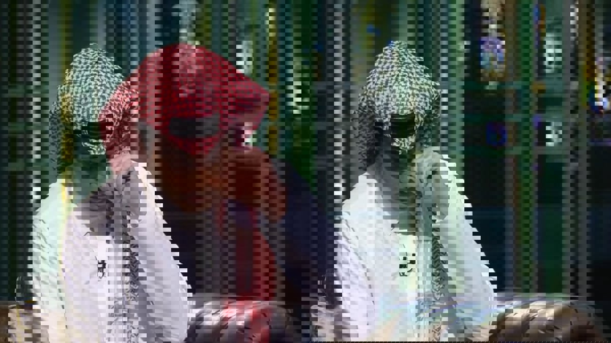 فايز المالكي يشكو من زوار آخر الليل.. "لا توجعوني عند بيتي"