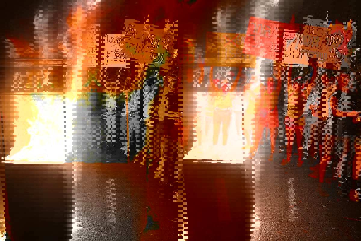 المظاهرة الأضخم منذ بدء الحرب.. إسرائيليون يصفون نتنياهو بـ"وزير الجريمة"