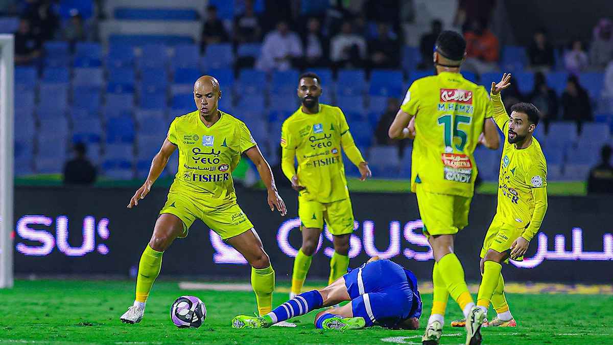 كيف أجواء الشرقية؟.. الخليج يصعق الهلال بتغريدة مثيرة