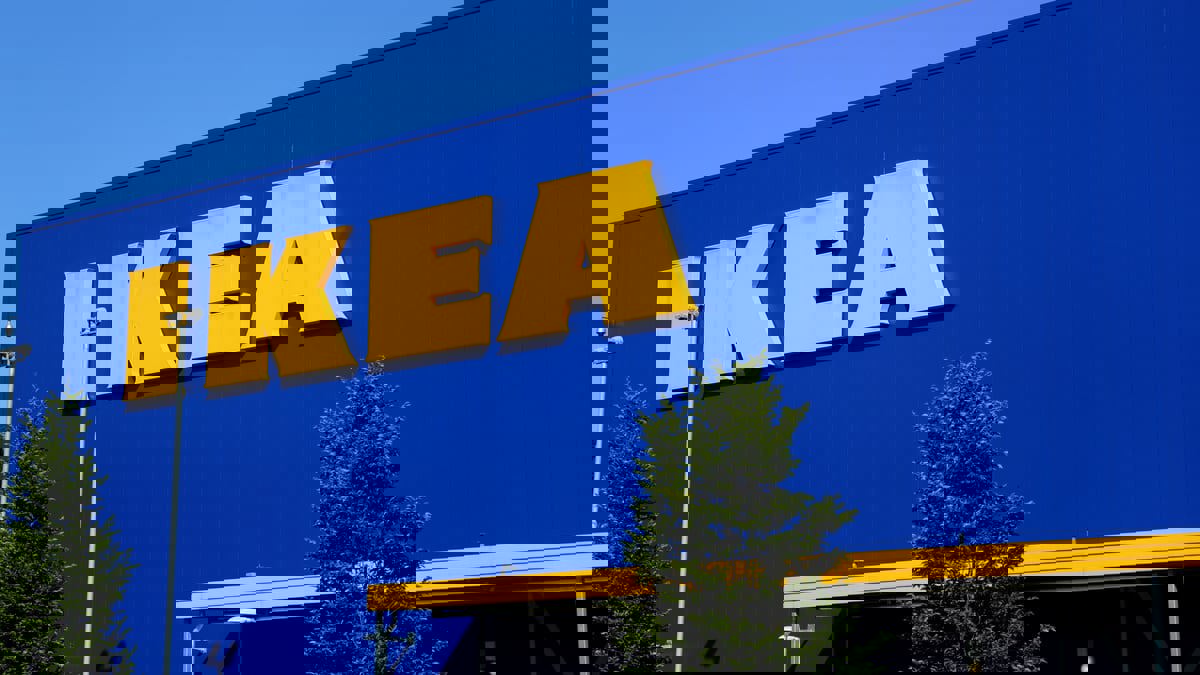 "إيكيا صائد الغابات".. وثائقي يهاجم عملاق المفروشات