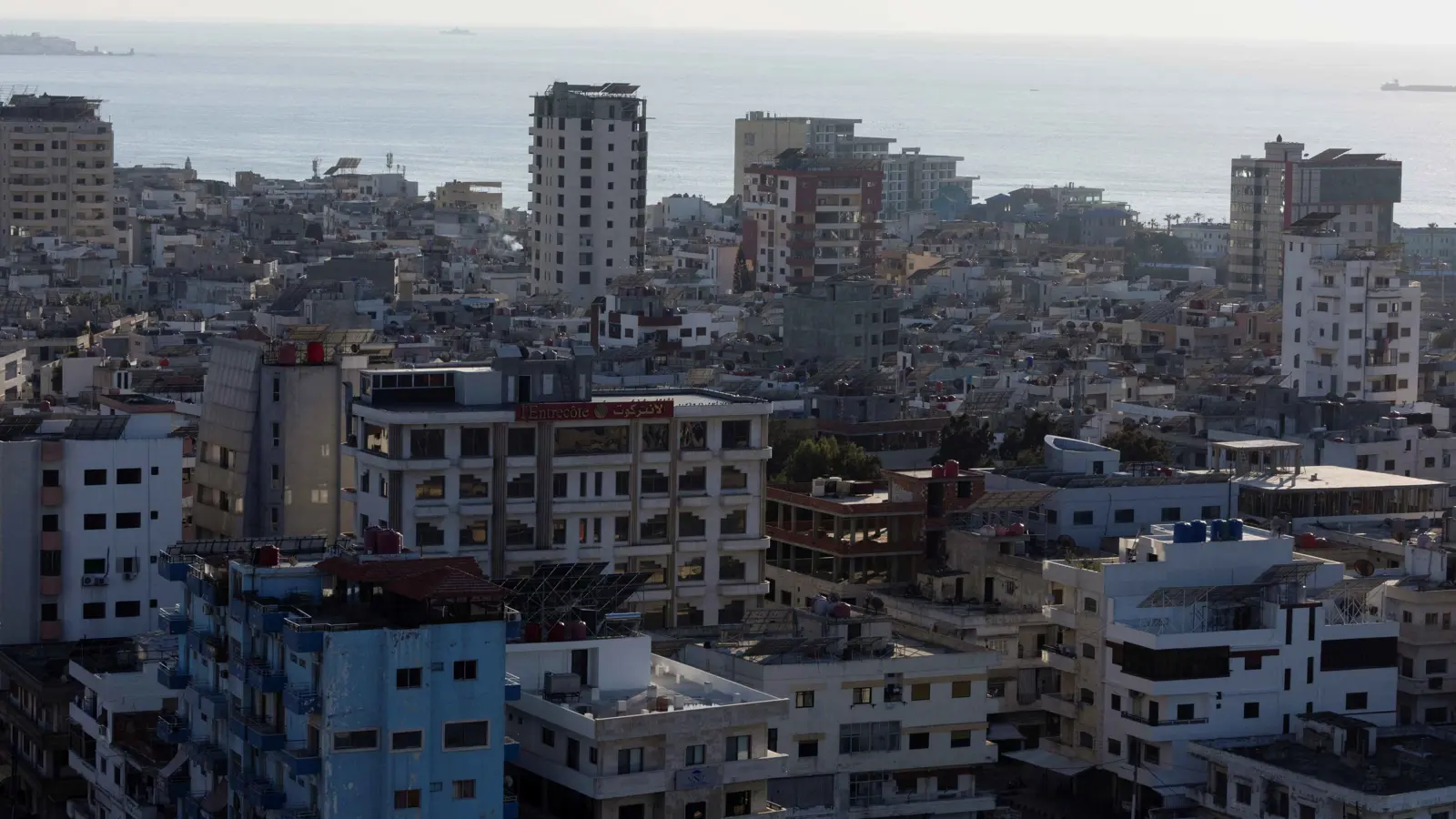 خبراء: الغارات على سوريا تستهدف نفوذ إيران وسلاح النظام السابق