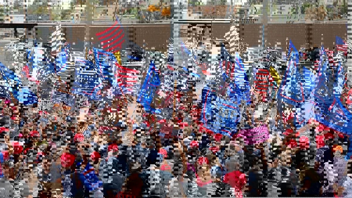 رغم تفوق بايدن الكاسح.. متظاهرون في واشنطن يرفضون هزيمة ترامب (فيديو)